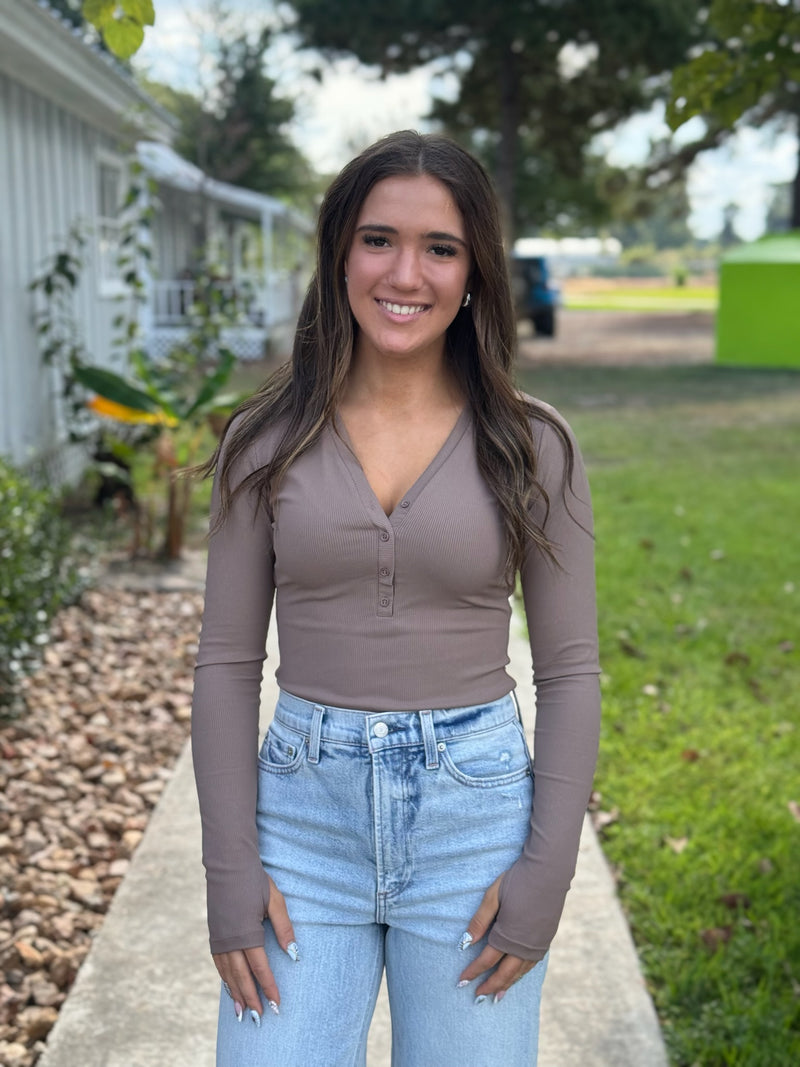 HELANE RIB LONG SLEEVE HENLEY TOP - CLAY TAUPE