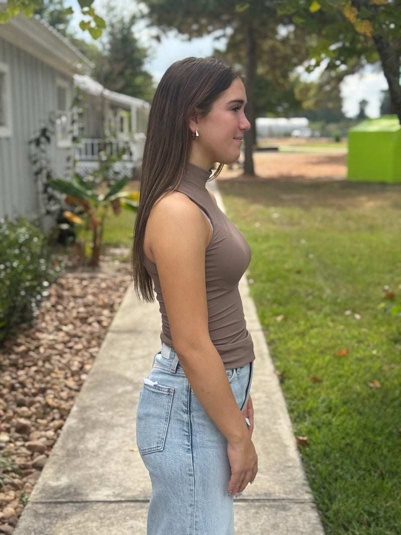 MIKA SLEEVELESS MOCK NECK TOP