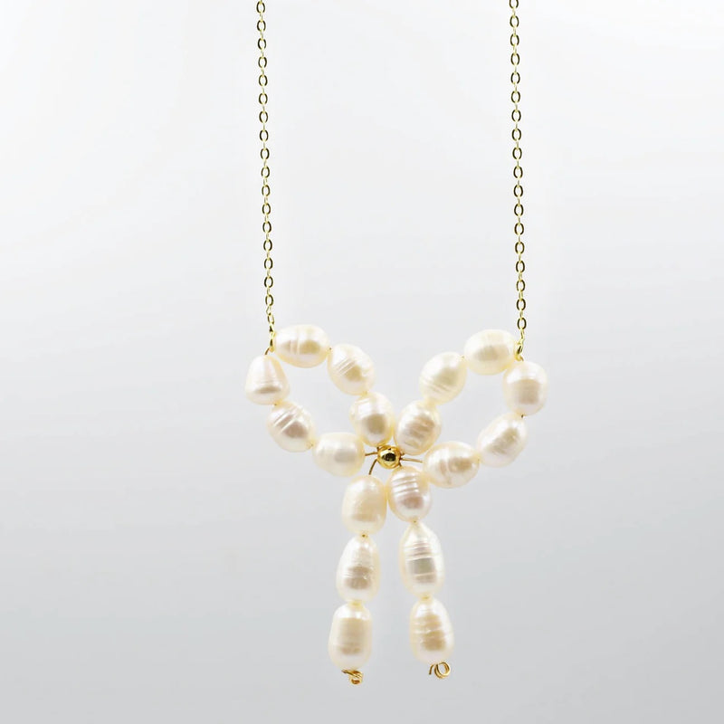 Fresh Pearl Bow Necklace