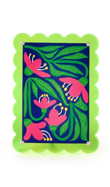 4x6 Acrylic Scalloped Frame