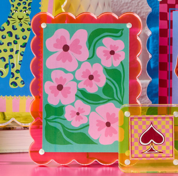 4x6 Acrylic Scalloped Frame