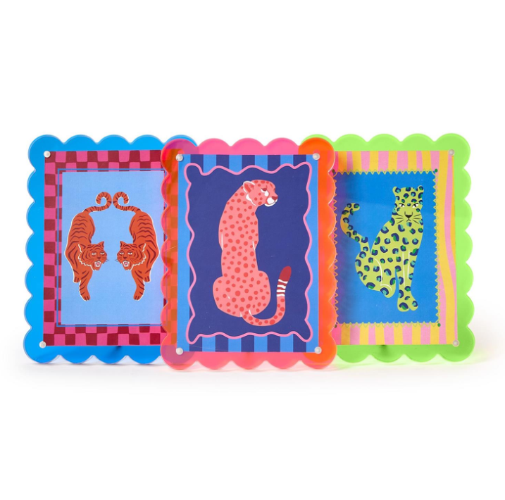 5x7 Acrylic Scalloped Frame