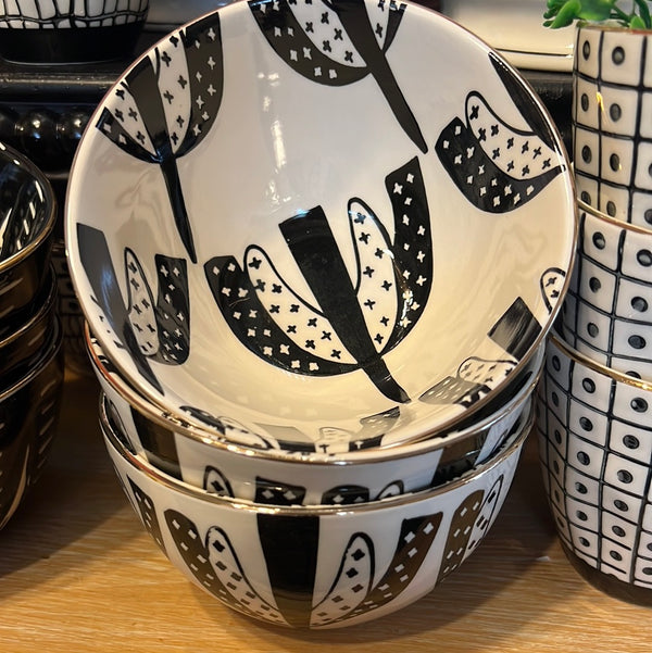 Black & White Stoneware Bowl with Pattern & Gold Electroplating 1