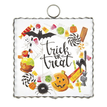 Mini Gallery Trick or Treat Wreath