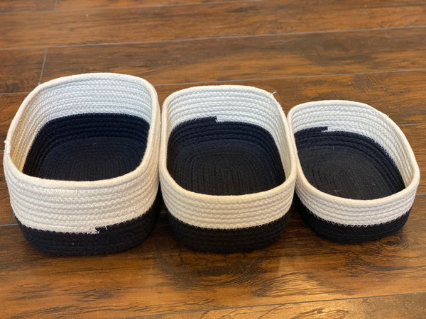 Rectangular White Cotton Rope Baskets with Black Bottoms
Grad Sizes